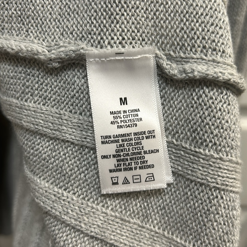 Aeropostale Grey Long Sleeve Cropped Button Up Sweater Size Medium WORN ONCE - Picture 5 of 6